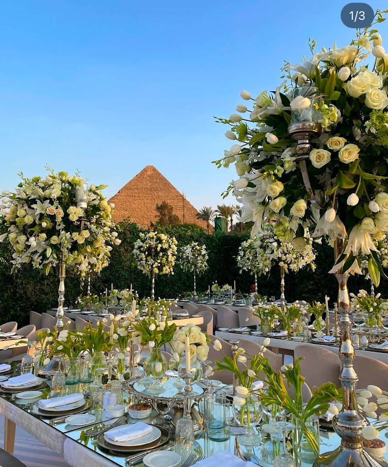 Boutique de Fleurs - Dina Iskander