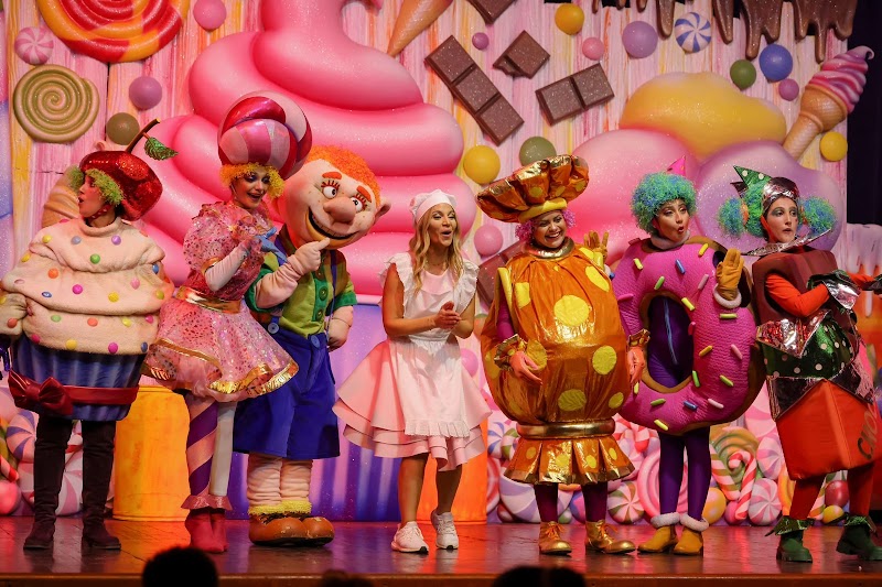 Ghinwa's World (Theatre la cite jounieh) · مناسبات