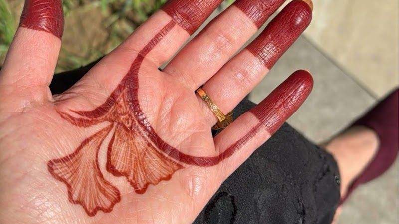 Henna Artist in Abu Dhabi