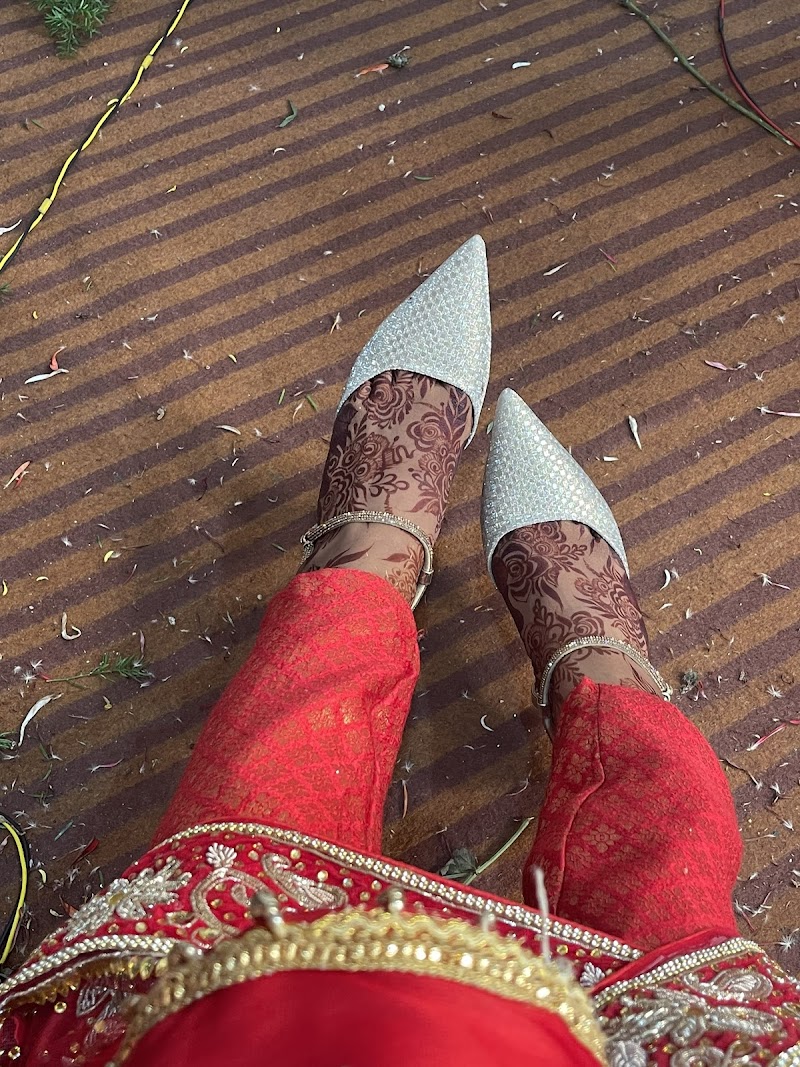 Henna Meena Muscat