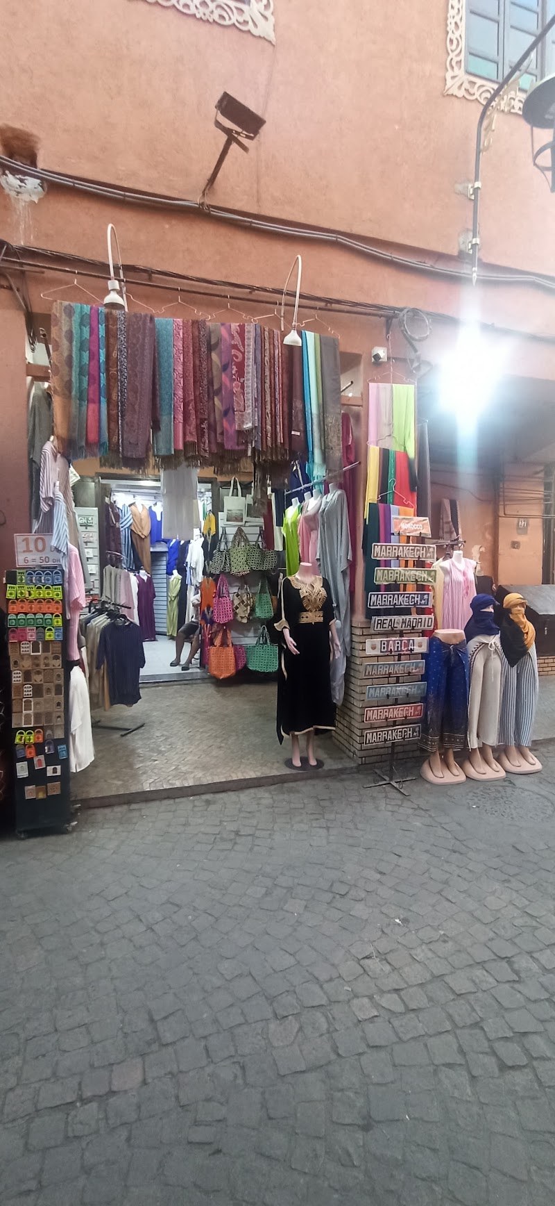 MEDINA CHIC